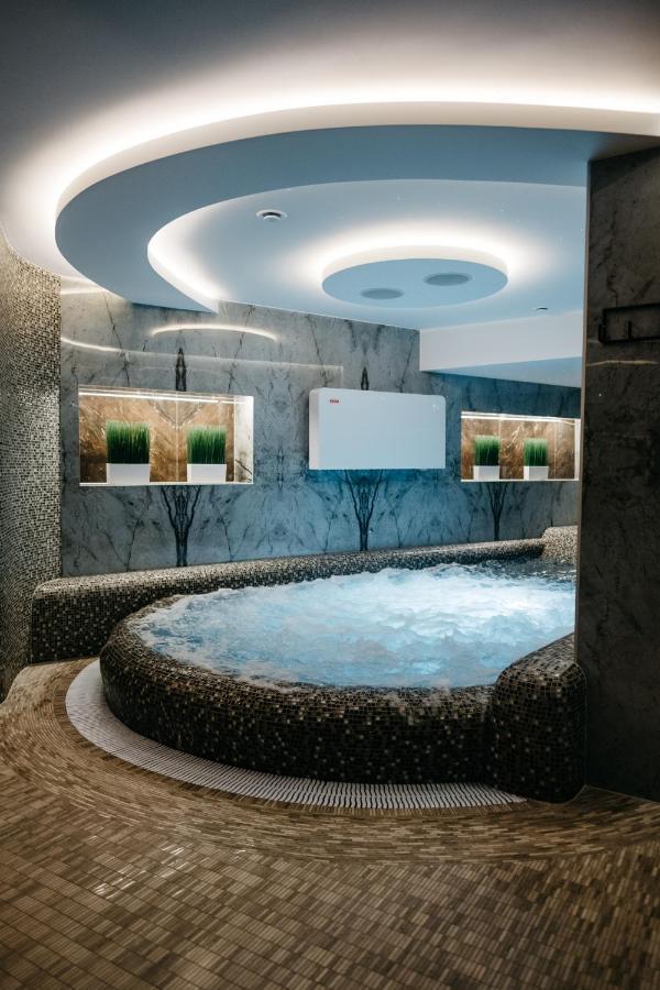 Bohema Hotell Telšiai Exteriör bild
